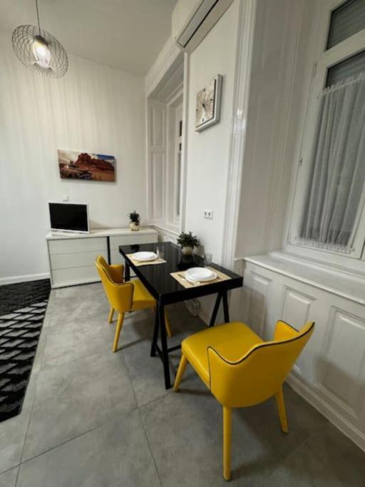 Cozy Studio In The Heart Of Buda 布达佩斯 外观 照片